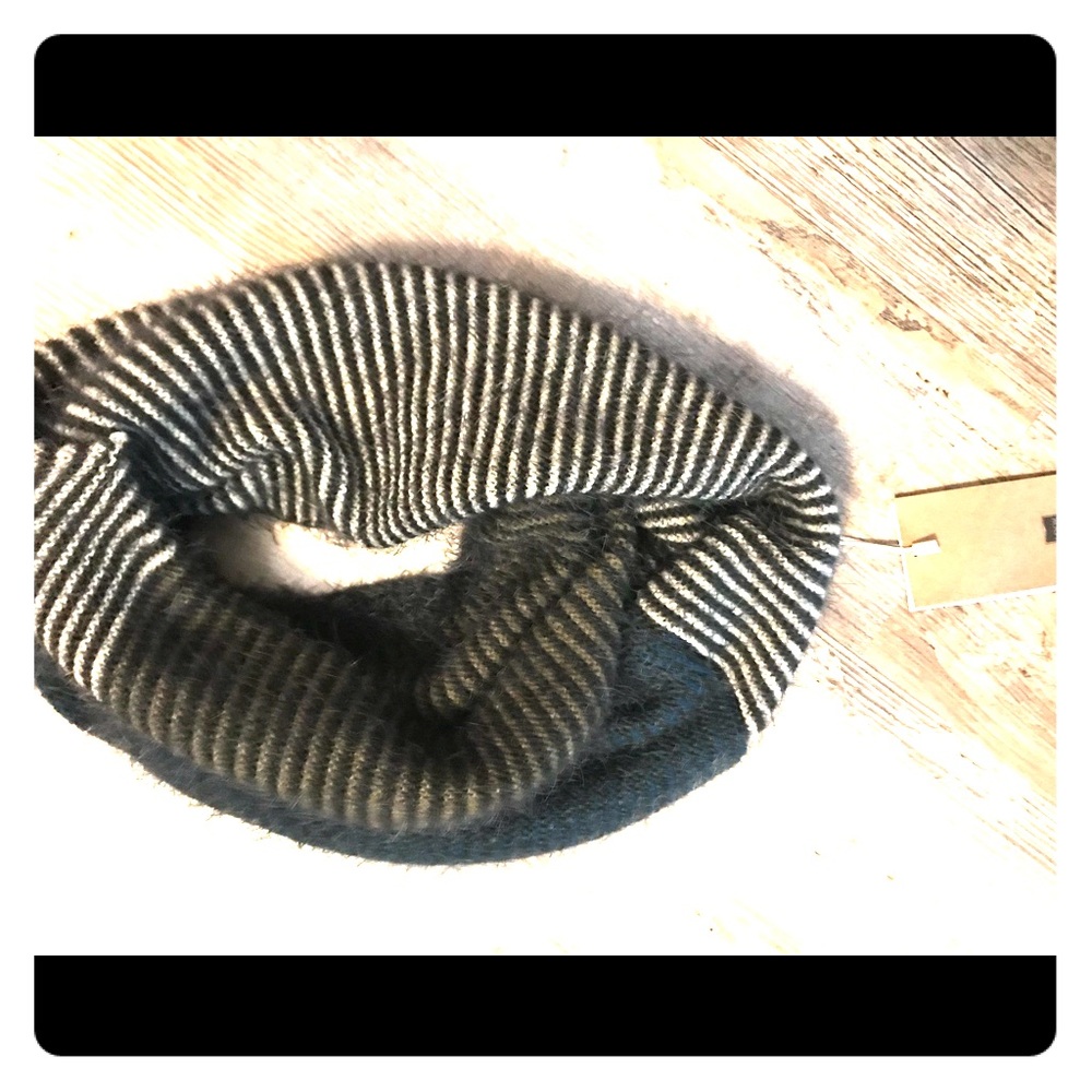 NWT cashmere infinity scarf